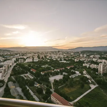 Sky Deluxe 2 Fitness & Apartman Szkopje